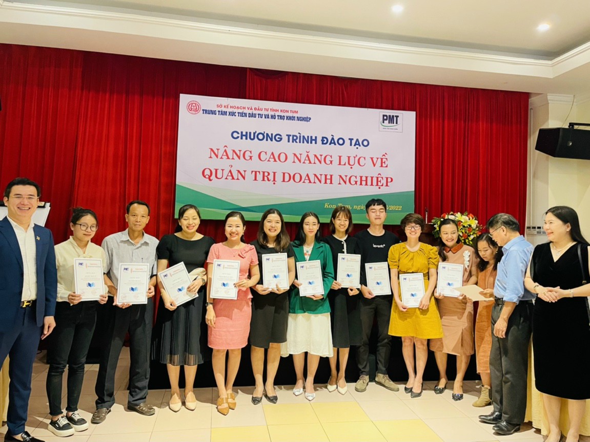 Chùm ảnh về hoạt động tập huấn đào tạo nâng cao  năng lực về quản trị Doanh nghiệp tại tỉnh Kon Tum năm 2022