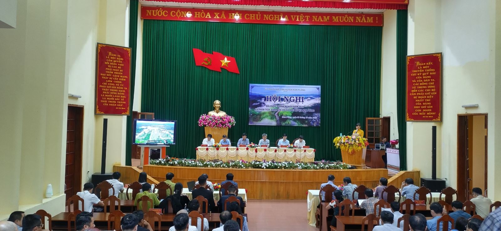 UBND huyện Kon Plông tổ chức đối thoại doanh nghiệp năm 2023 và phân tích đánh giá chỉ số DCCI cấp huyện