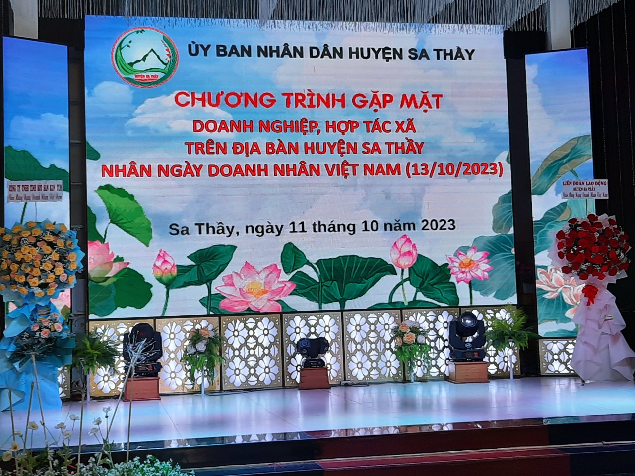 Huyện Sa Thầy tổ chức gặp mặt doanh nghiệp, hợp tác xã nhân ngày Doanh nhân Việt Nam (13/10/2023)